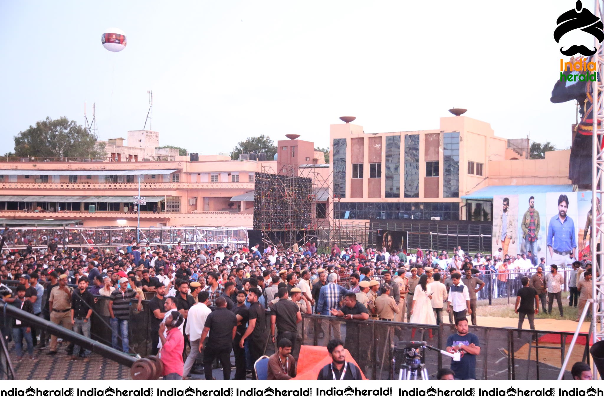 Humongous Crowd Gathered at Sye Raa Pre Release Event Set 2