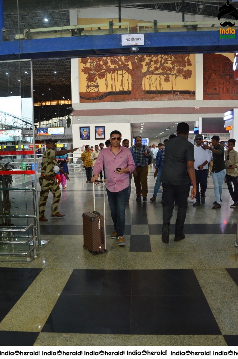 Jaanu Team Photos at Vizag Airport Set 1