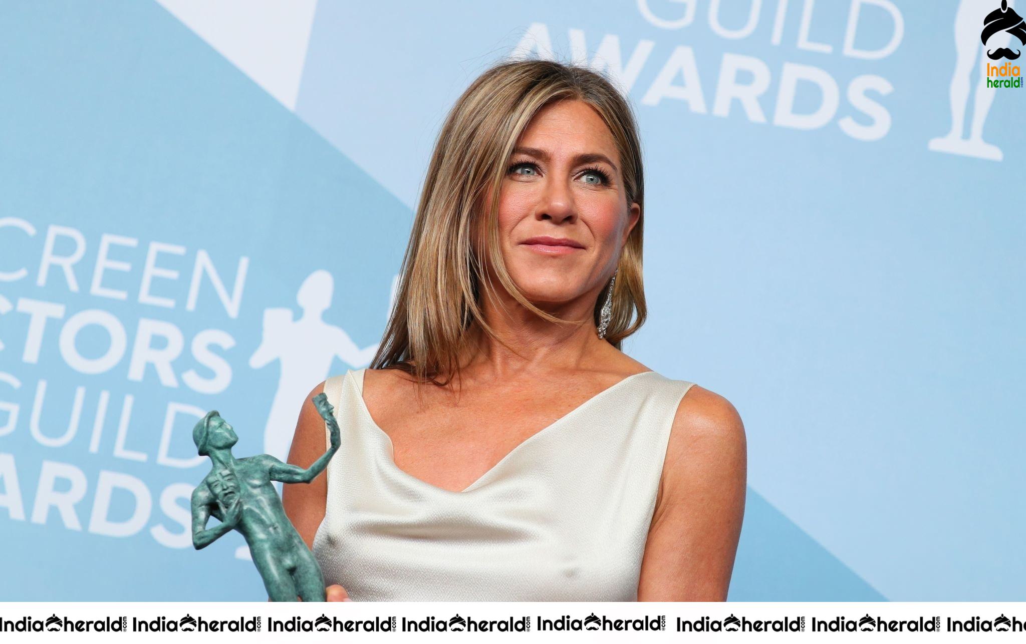 Jennifer Aniston receives Guild Awards in LA Set 1