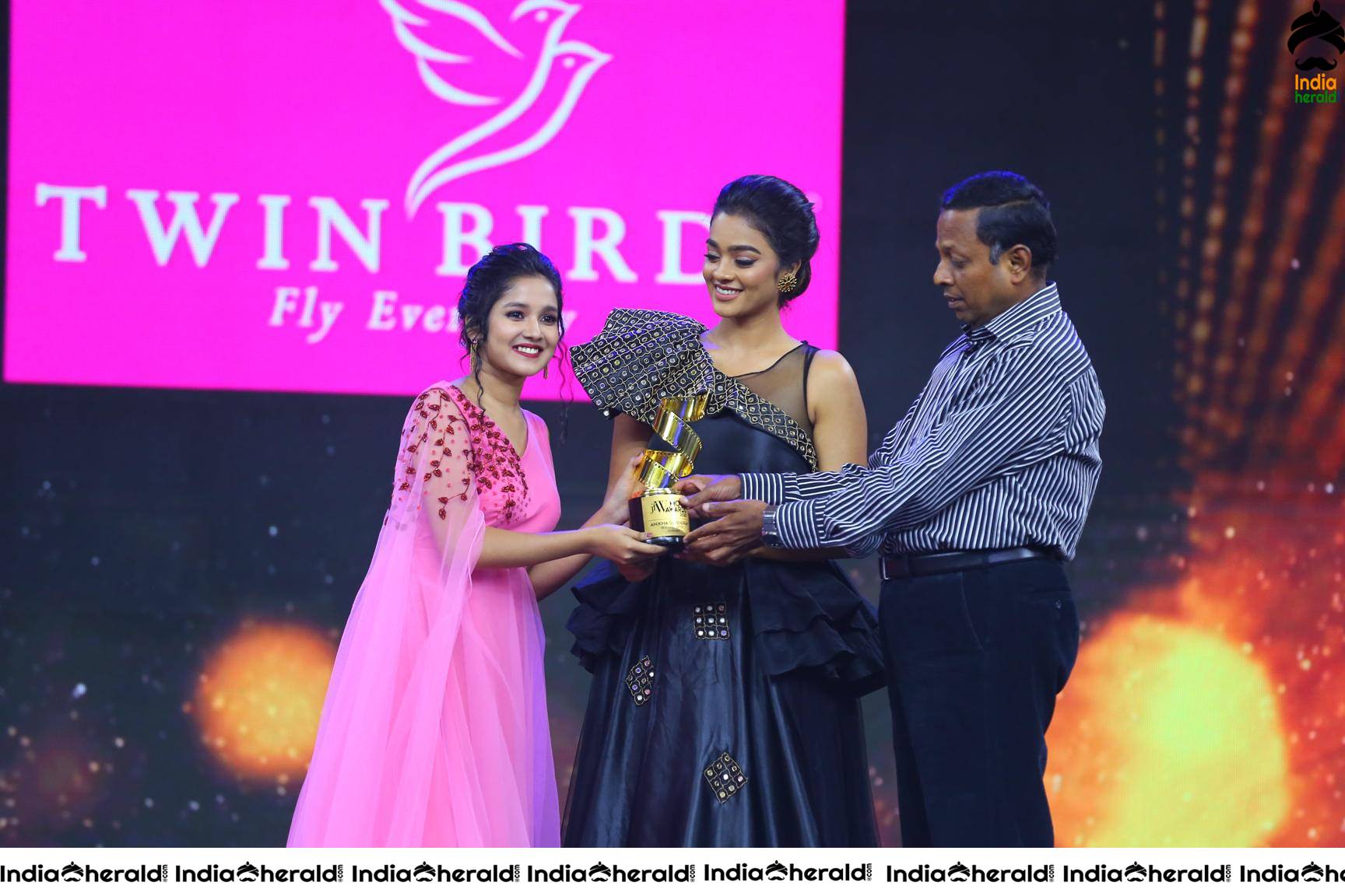 JFW Recognises Women in Tamil Cinema In Their Grand Movie Awards Set 1