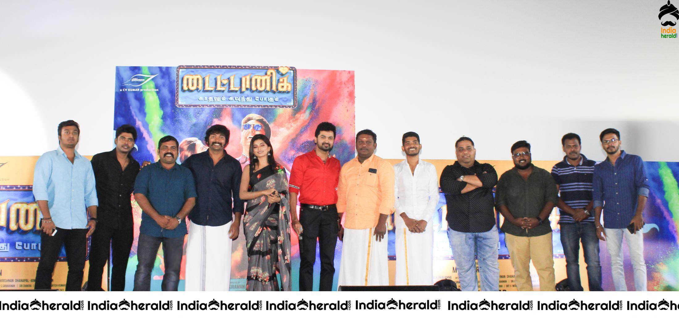 Kaadhalum Kavundhu Pogum Movie Audio Launch Stills Set 1