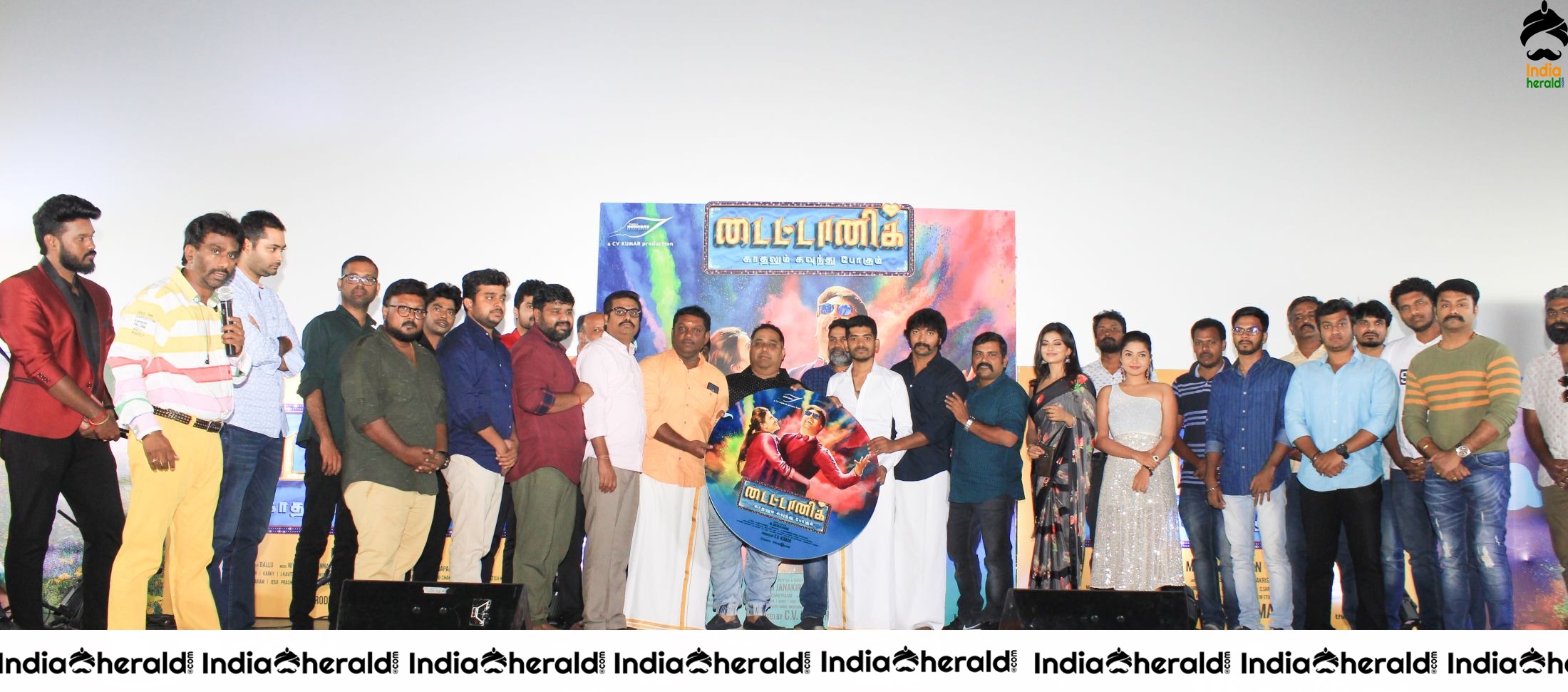 Kaadhalum Kavundhu Pogum Movie Audio Launch Stills Set 1