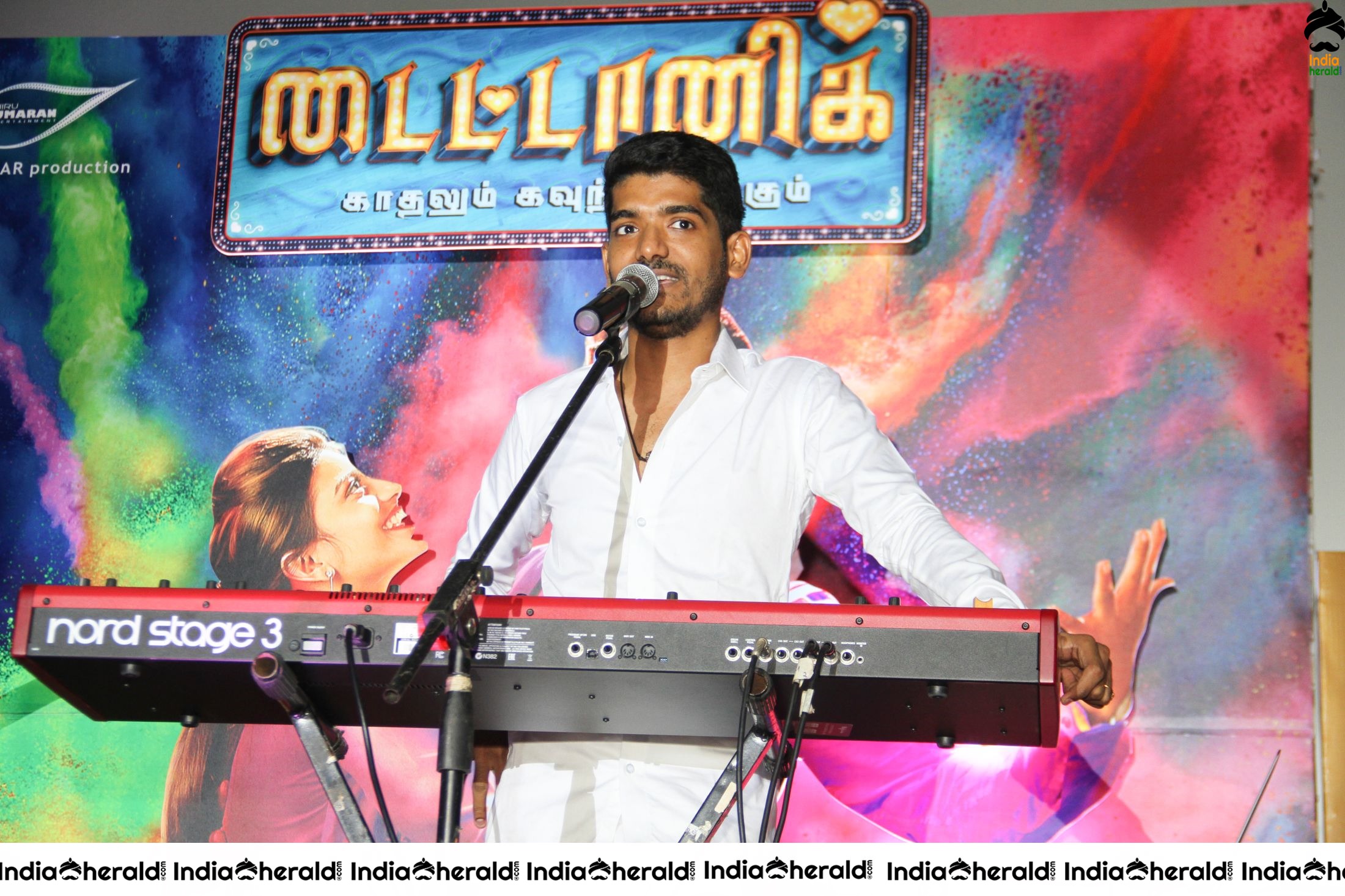 Kaadhalum Kavundhu Pogum Movie Audio Launch Stills Set 2