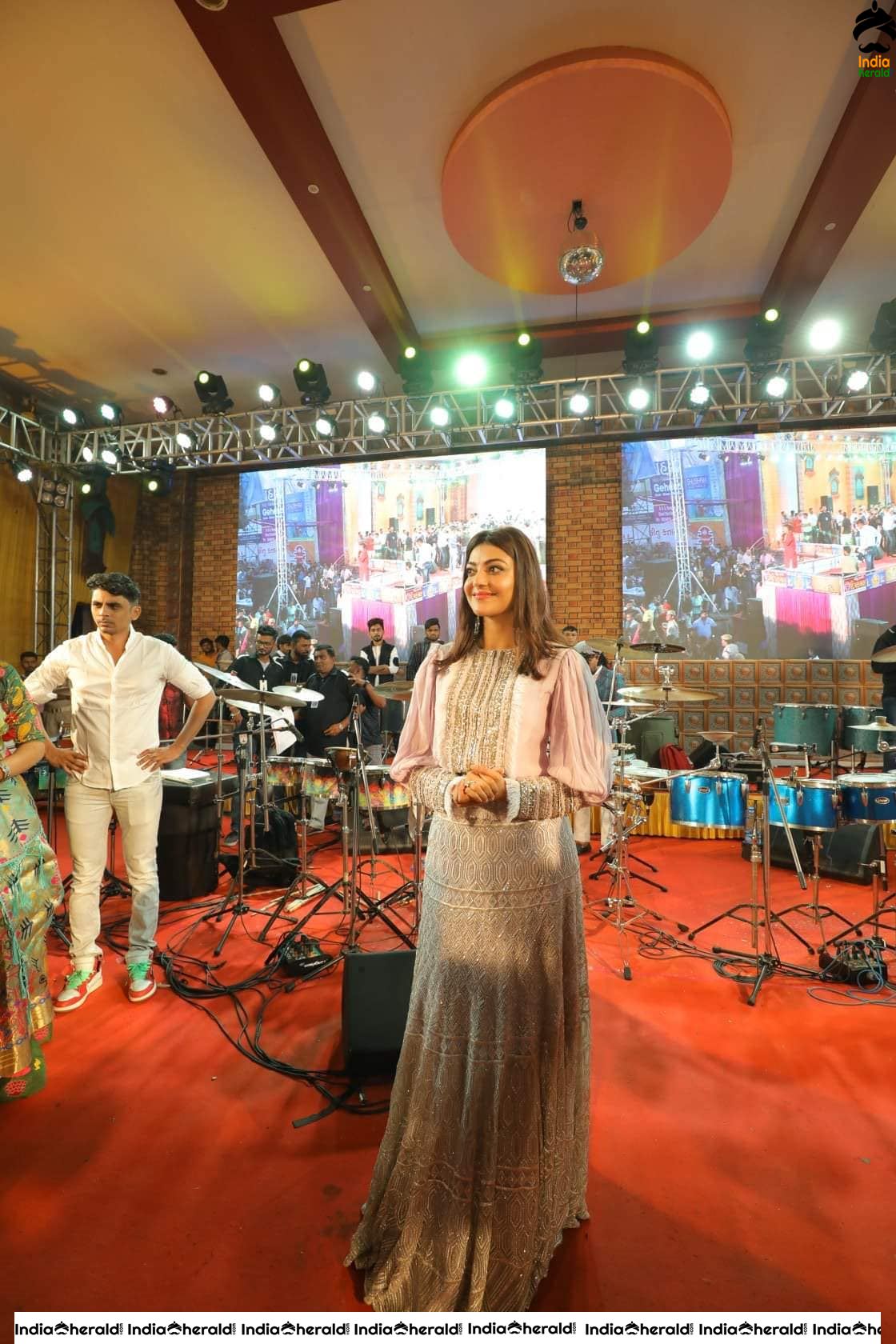 Kajal Aggarwal Looking Angelic in White before a massive crowd during a Public Event Set 1
