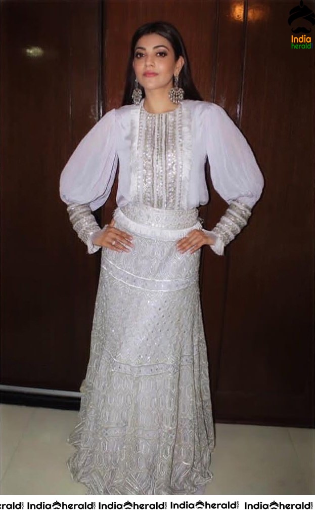 Kajal Aggarwal Looking Angelic in White before a massive crowd during a Public Event Set 1