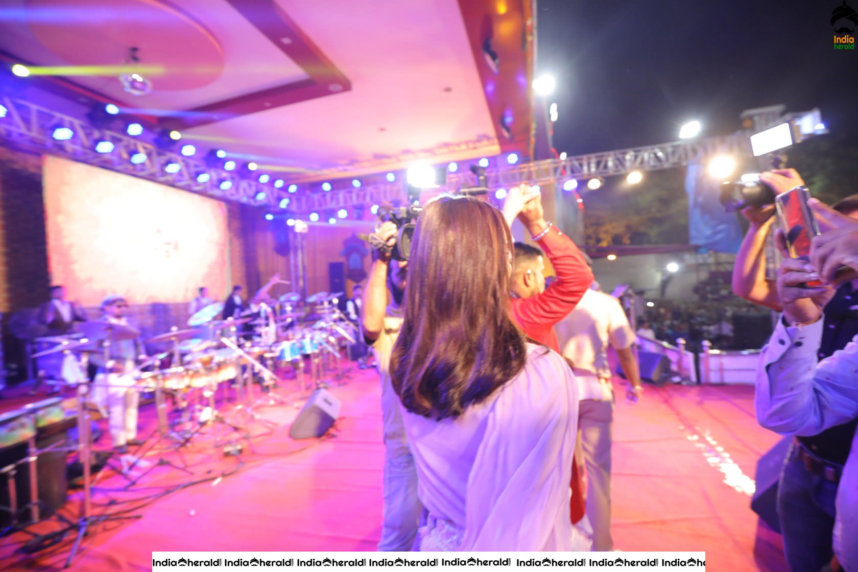 Kajal Aggarwal Looking Angelic in White before a massive crowd during a Public Event Set 7