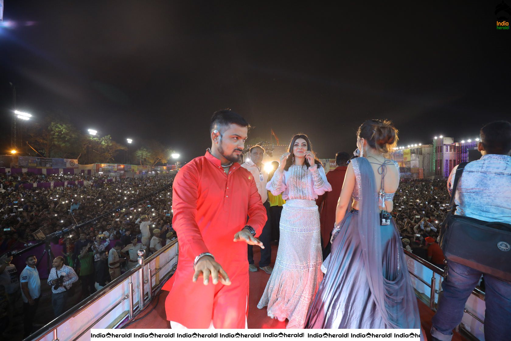 Kajal Aggarwal Looking Angelic in White before a massive crowd during a Public Event Set 7