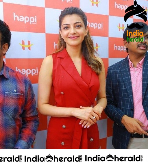 Kajal Aggarwal Red Hot Tempting Photos at Happi mobiles showroom inauguration Set 2