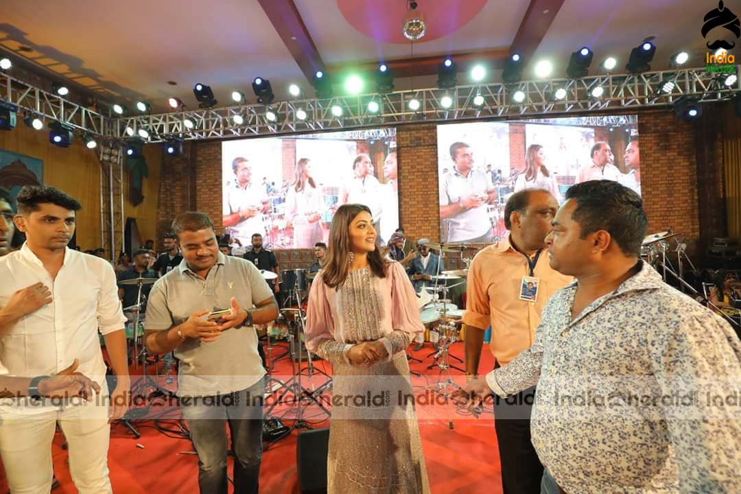 Kajal Aggarwal Surprise Visit at a Live Concert Show Event in Mumbai Set 1