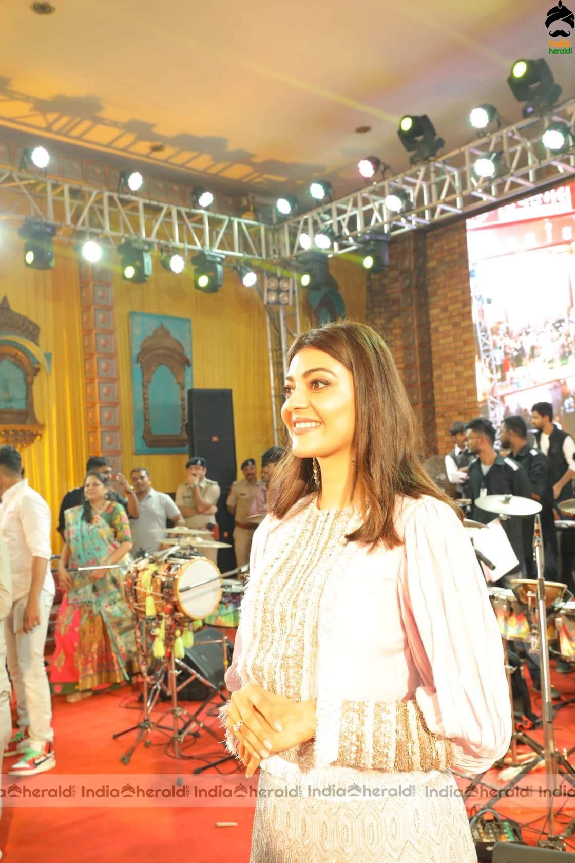 Kajal Aggarwal Surprise Visit at a Live Concert Show Event in Mumbai Set 1