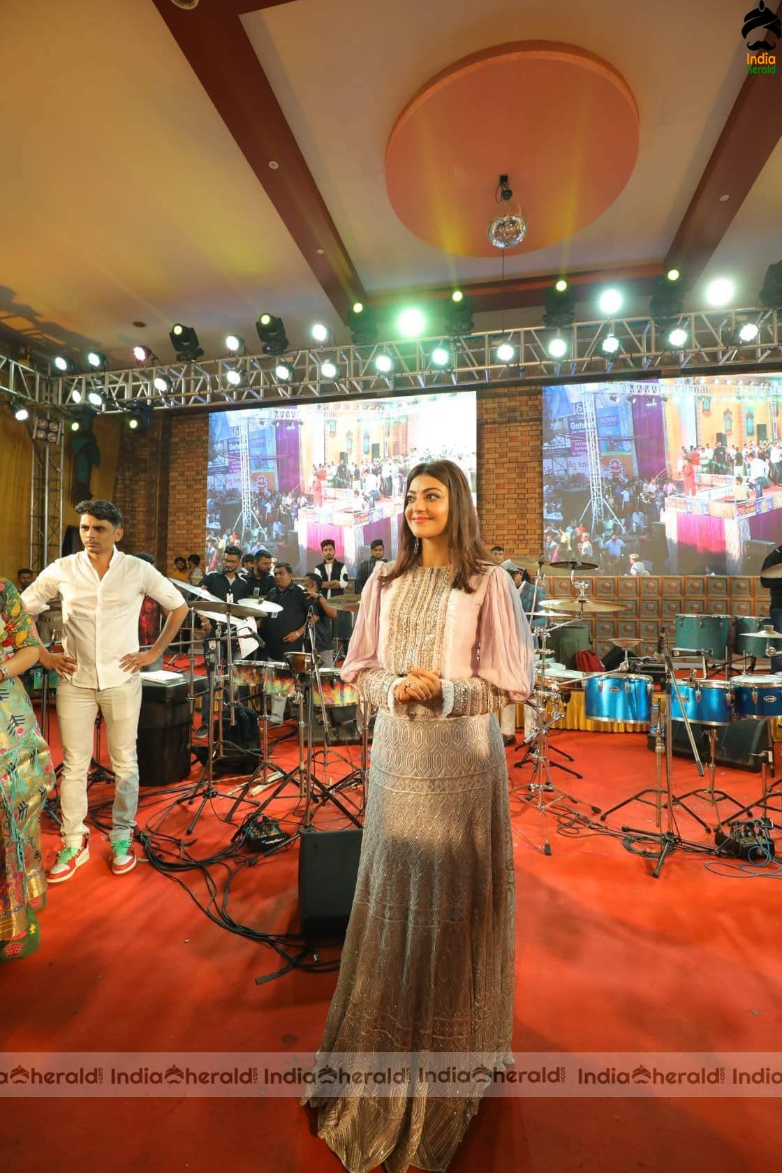 Kajal Aggarwal Surprise Visit at a Live Concert Show Event in Mumbai Set 1