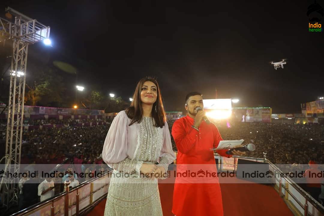 Kajal Aggarwal Surprise Visit at a Live Concert Show Event in Mumbai Set 2