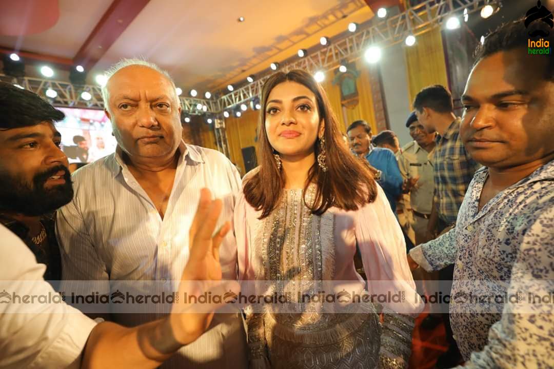 Kajal Aggarwal Surprise Visit at a Live Concert Show Event in Mumbai Set 2