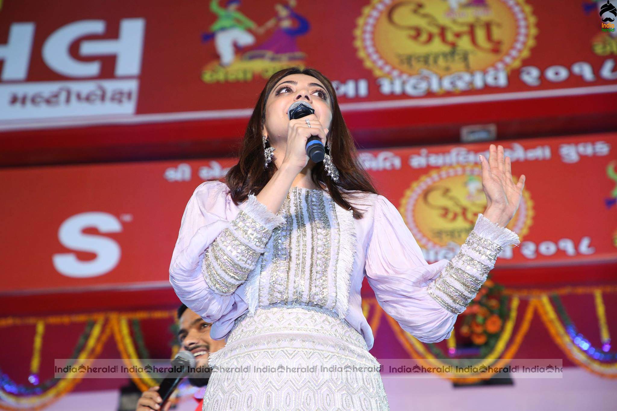 Kajal Aggarwal Surprise Visit at a Live Concert Show Event in Mumbai Set 4