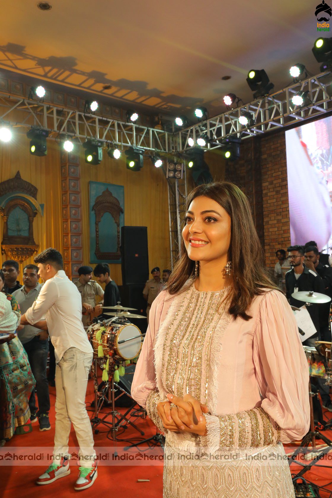 Kajal Aggarwal Surprise Visit at a Live Concert Show Event in Mumbai Set 5