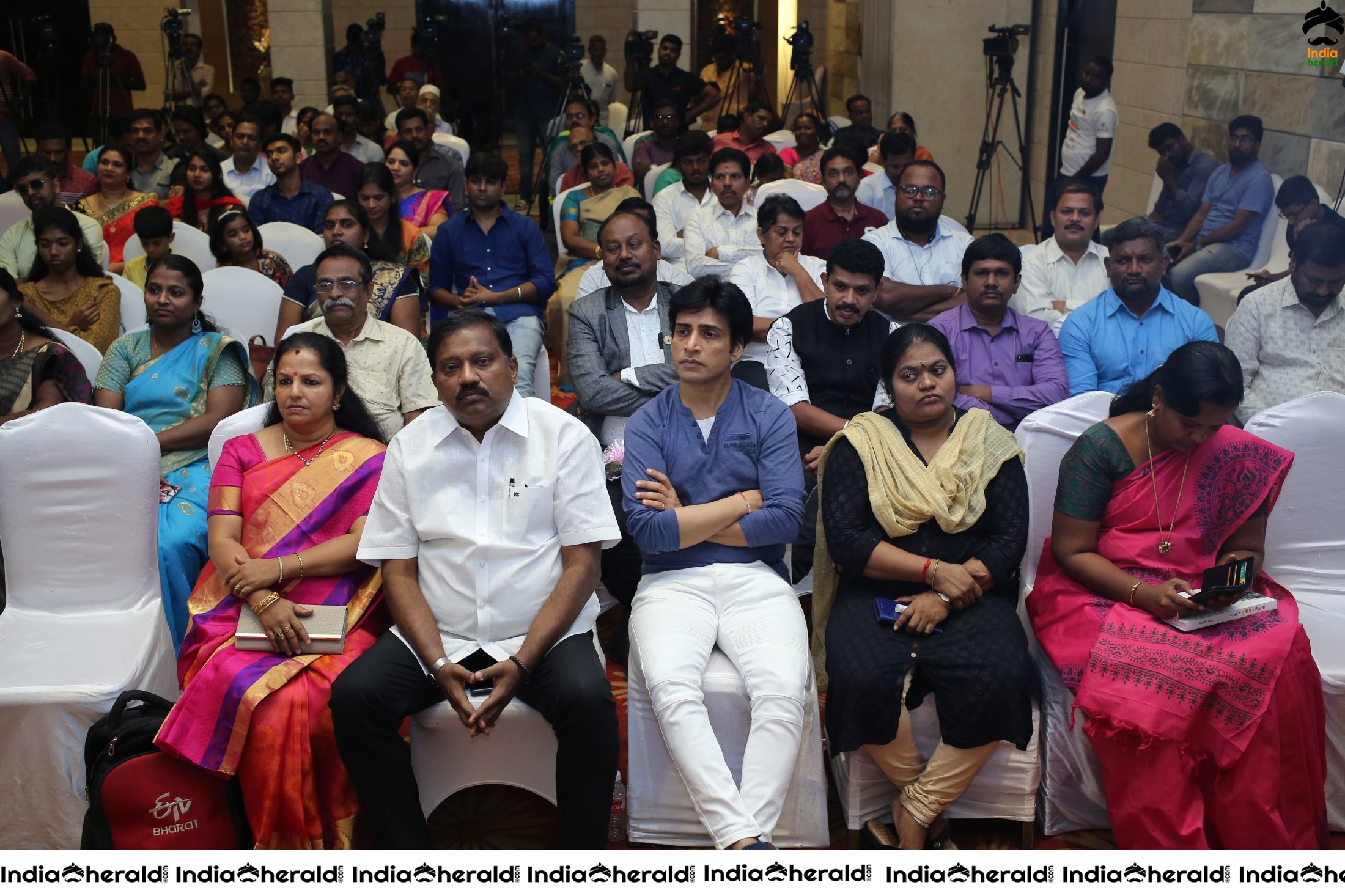 Kaviperarasu Vairamuthu in Thamizhatrupadai 10th Edition Launch Function Set 3
