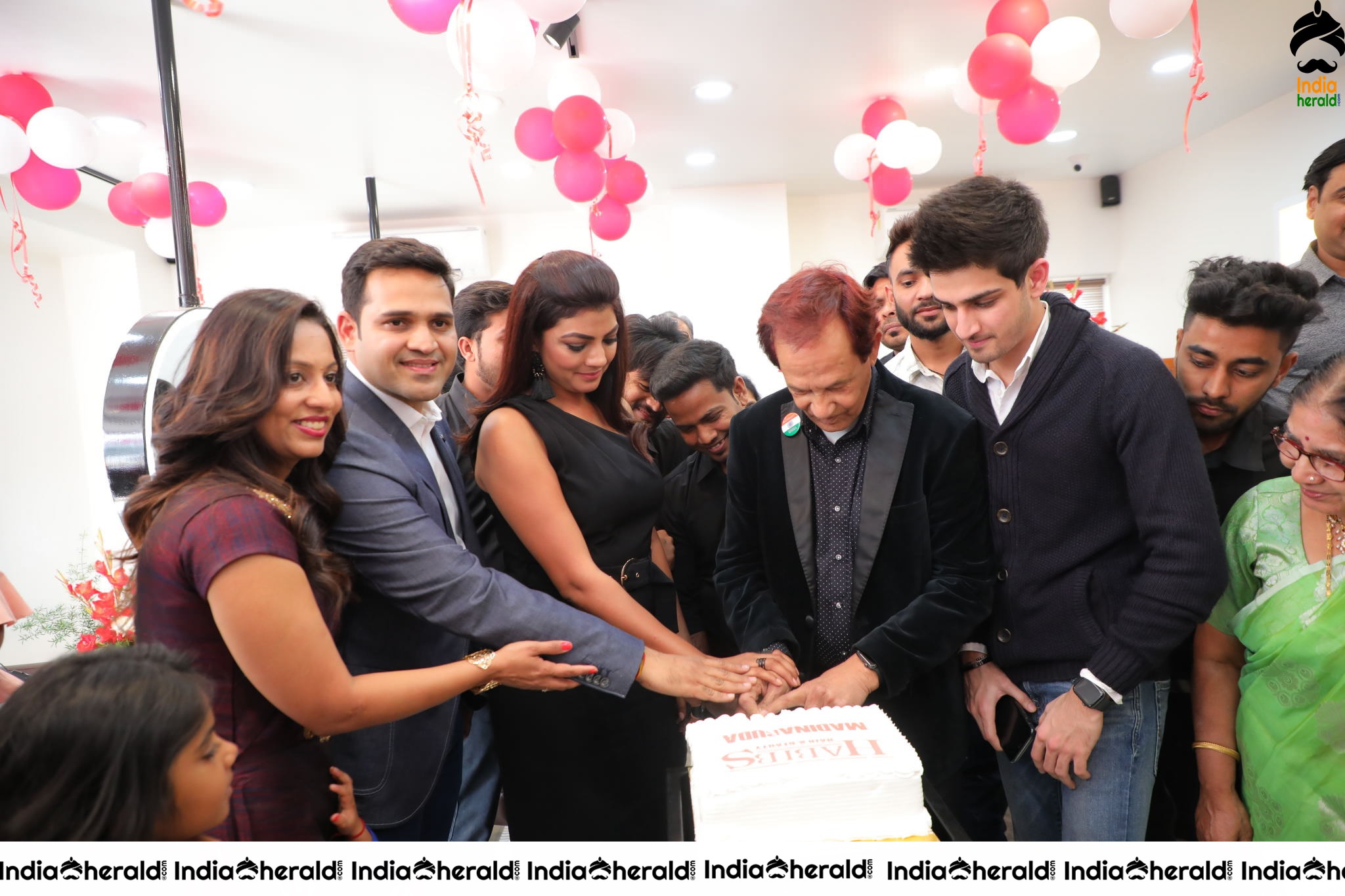 Lahari Launched Habibs Hair and Beauty Salon Launched At Madinaguda Set 7