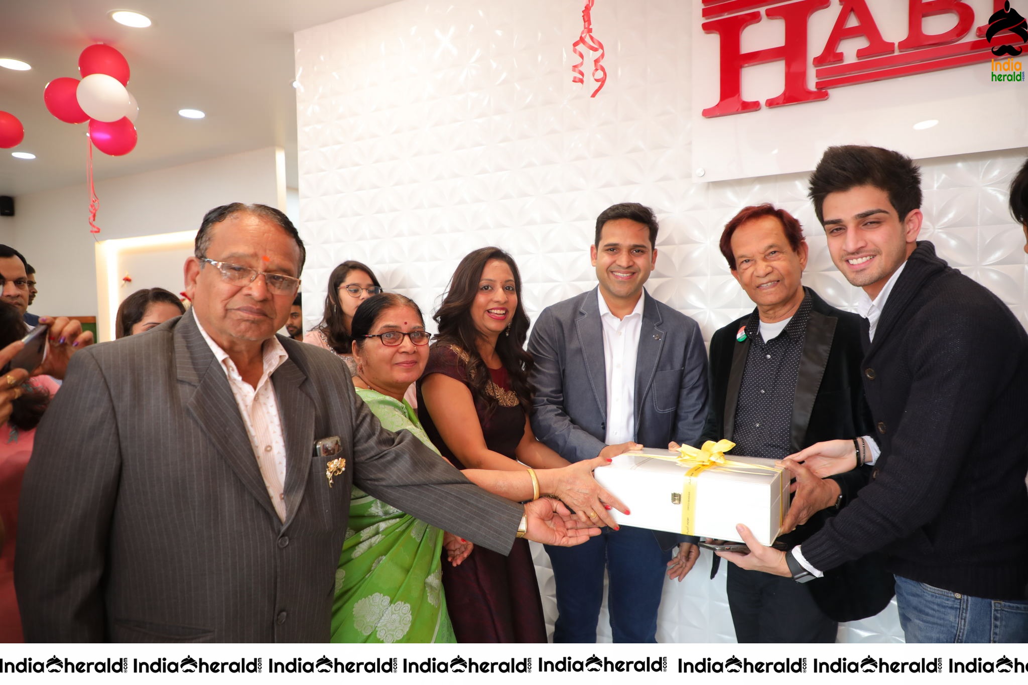 Lahari Launched Habibs Hair and Beauty Salon Launched At Madinaguda Set 8