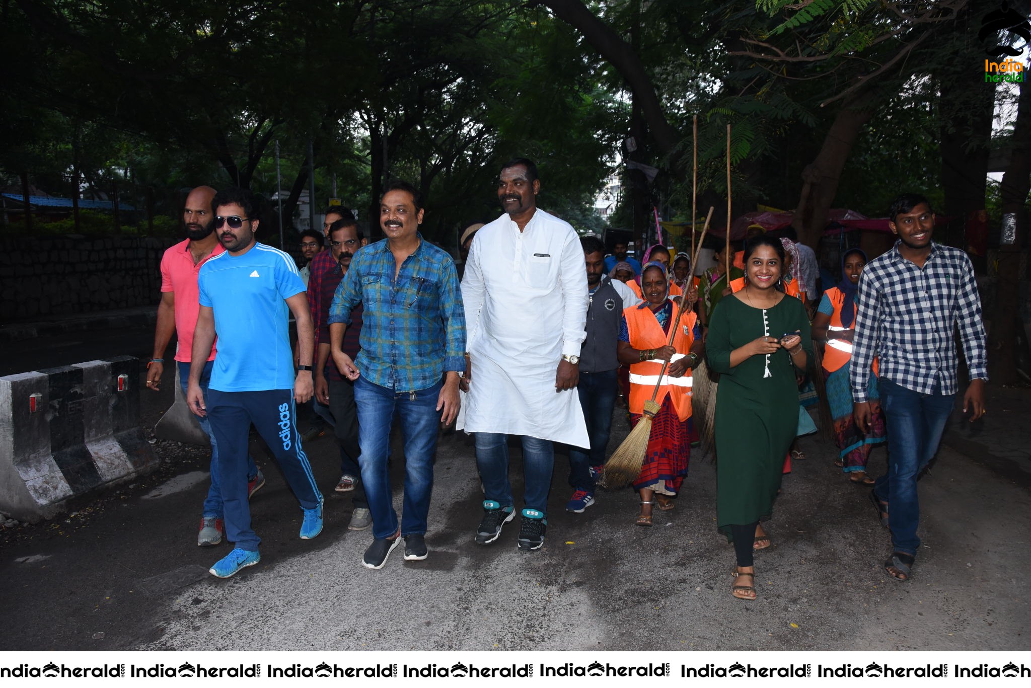 MAA President Naresh VijayaKrishna takes part in cleanliness program Set 1