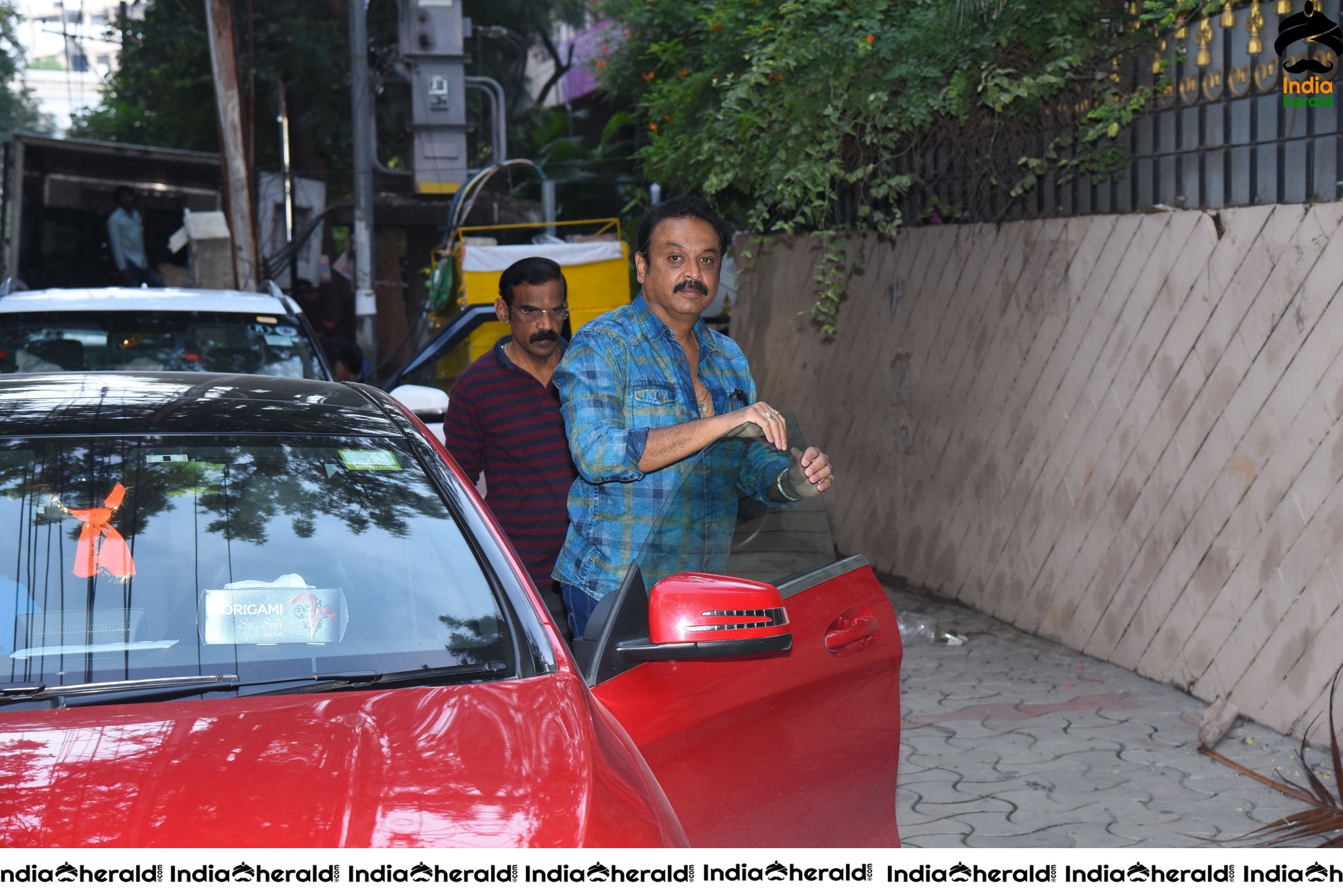 MAA President Naresh VijayaKrishna takes part in cleanliness program Set 1