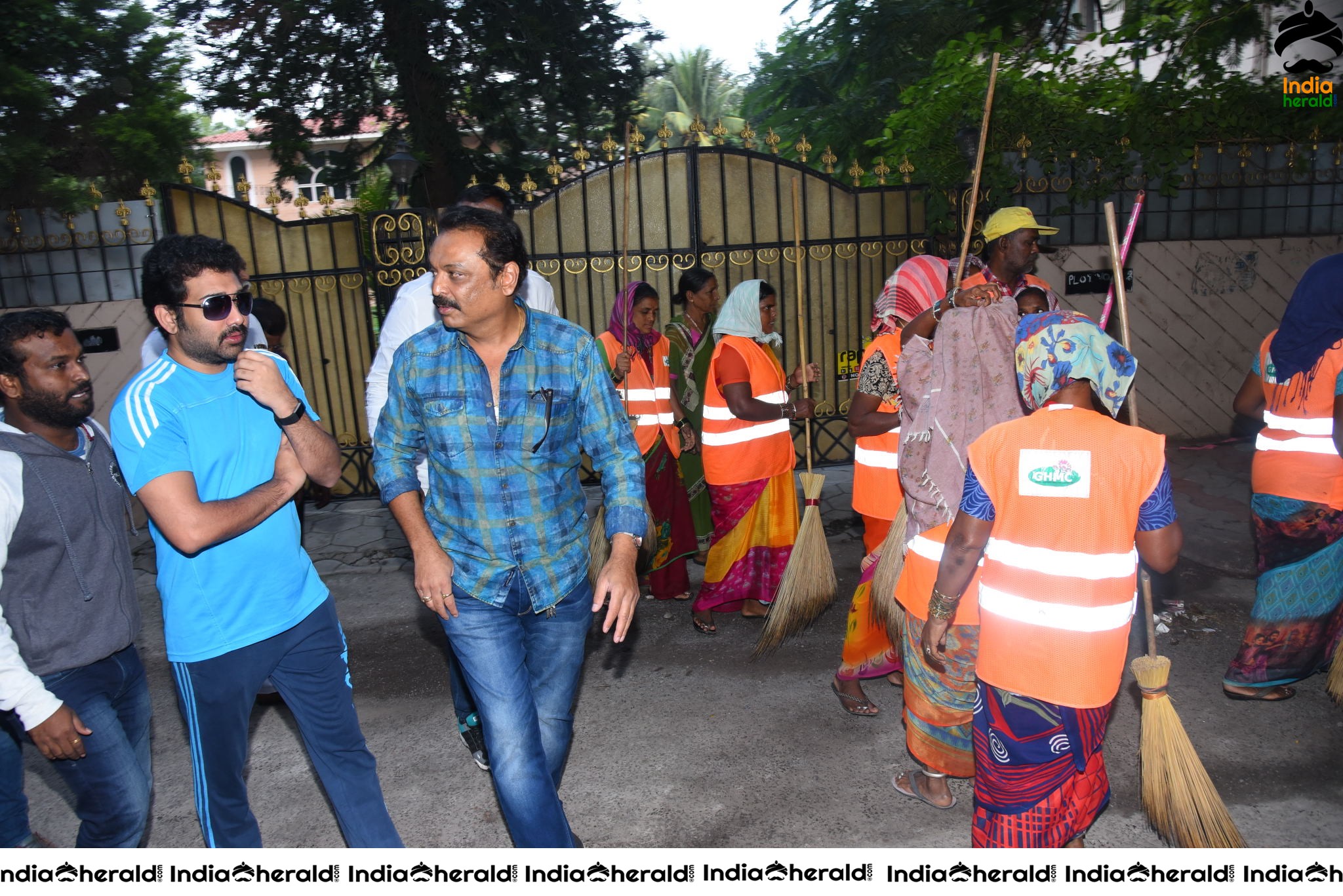 MAA President Naresh VijayaKrishna takes part in cleanliness program Set 1