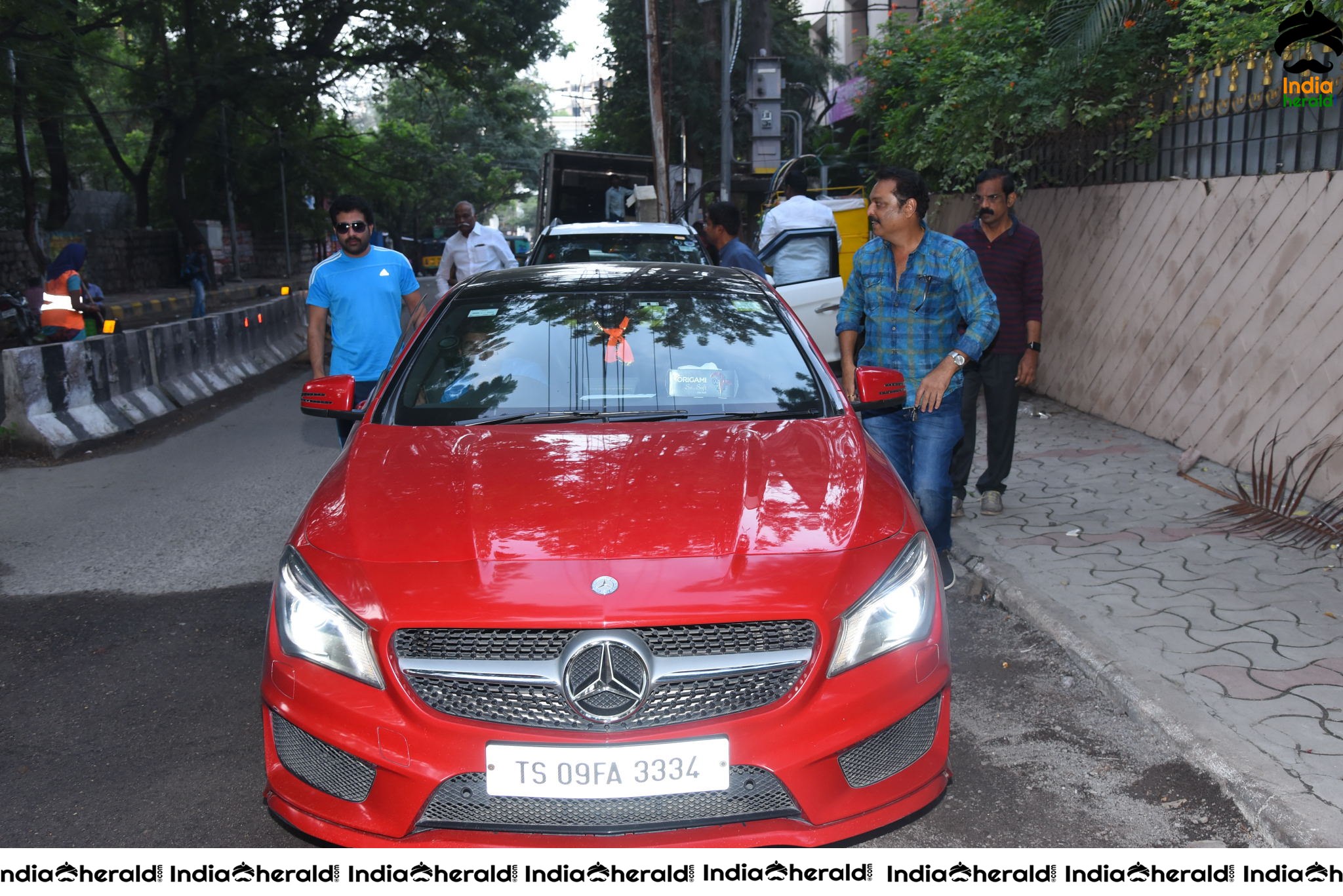 MAA President Naresh VijayaKrishna takes part in cleanliness program Set 1