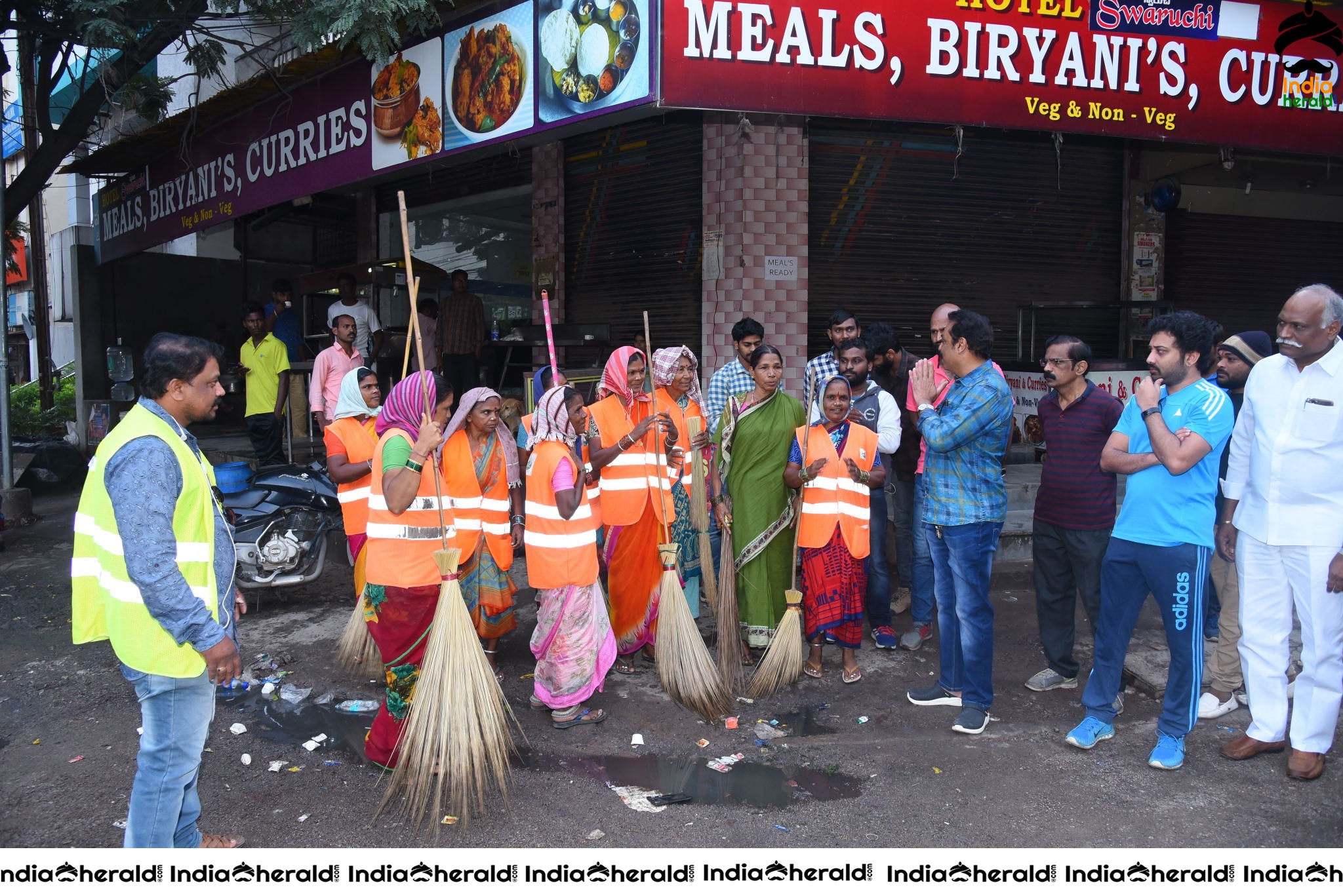 MAA President Naresh VijayaKrishna takes part in cleanliness program Set 2