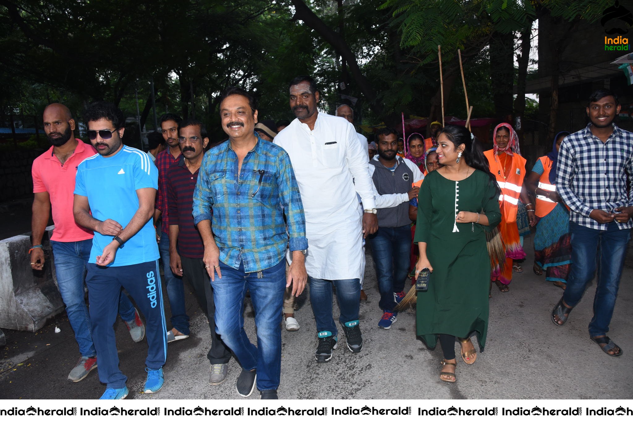 MAA President Naresh VijayaKrishna takes part in cleanliness program Set 2