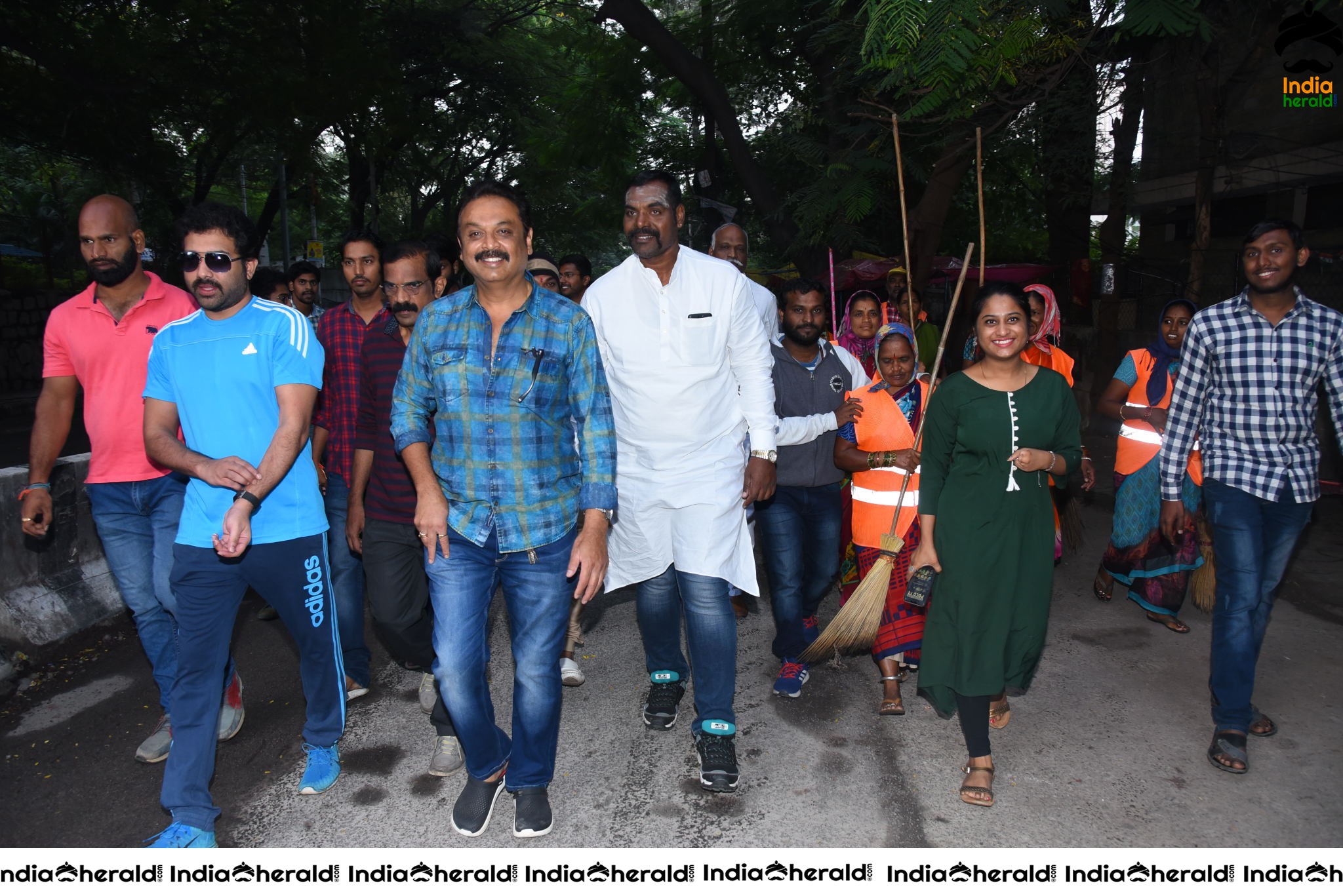 MAA President Naresh VijayaKrishna takes part in cleanliness program Set 2