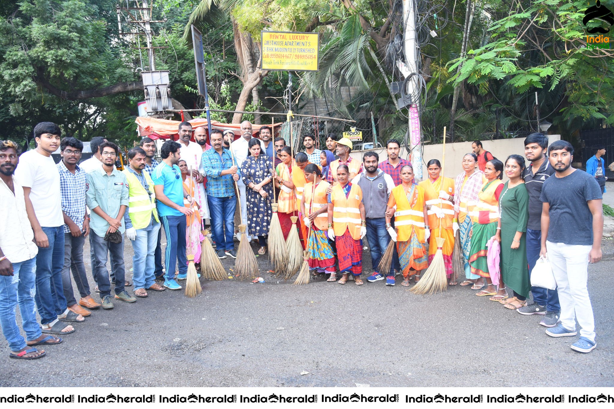 MAA President Naresh VijayaKrishna takes part in cleanliness program Set 5