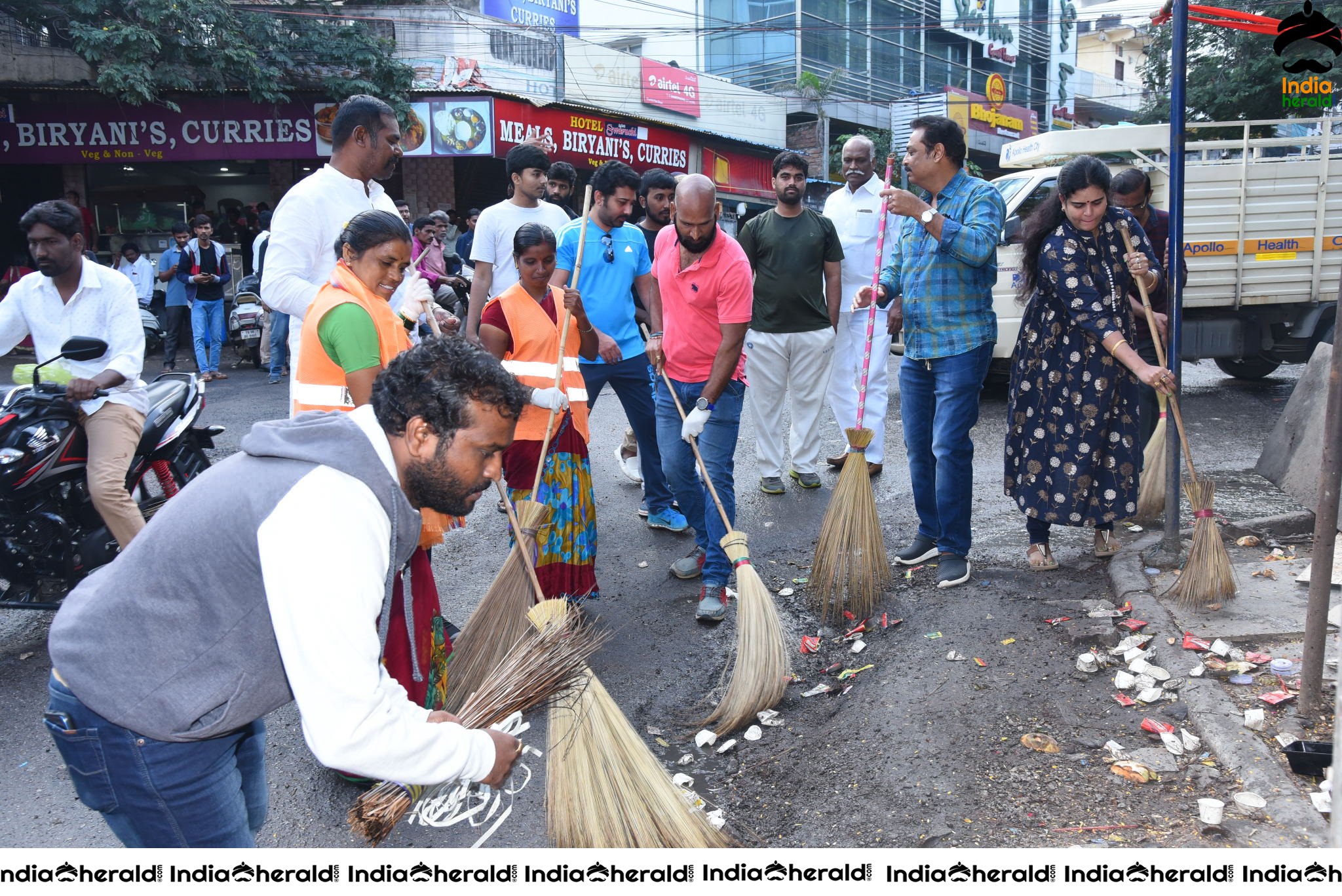 MAA President Naresh VijayaKrishna takes part in cleanliness program Set 5