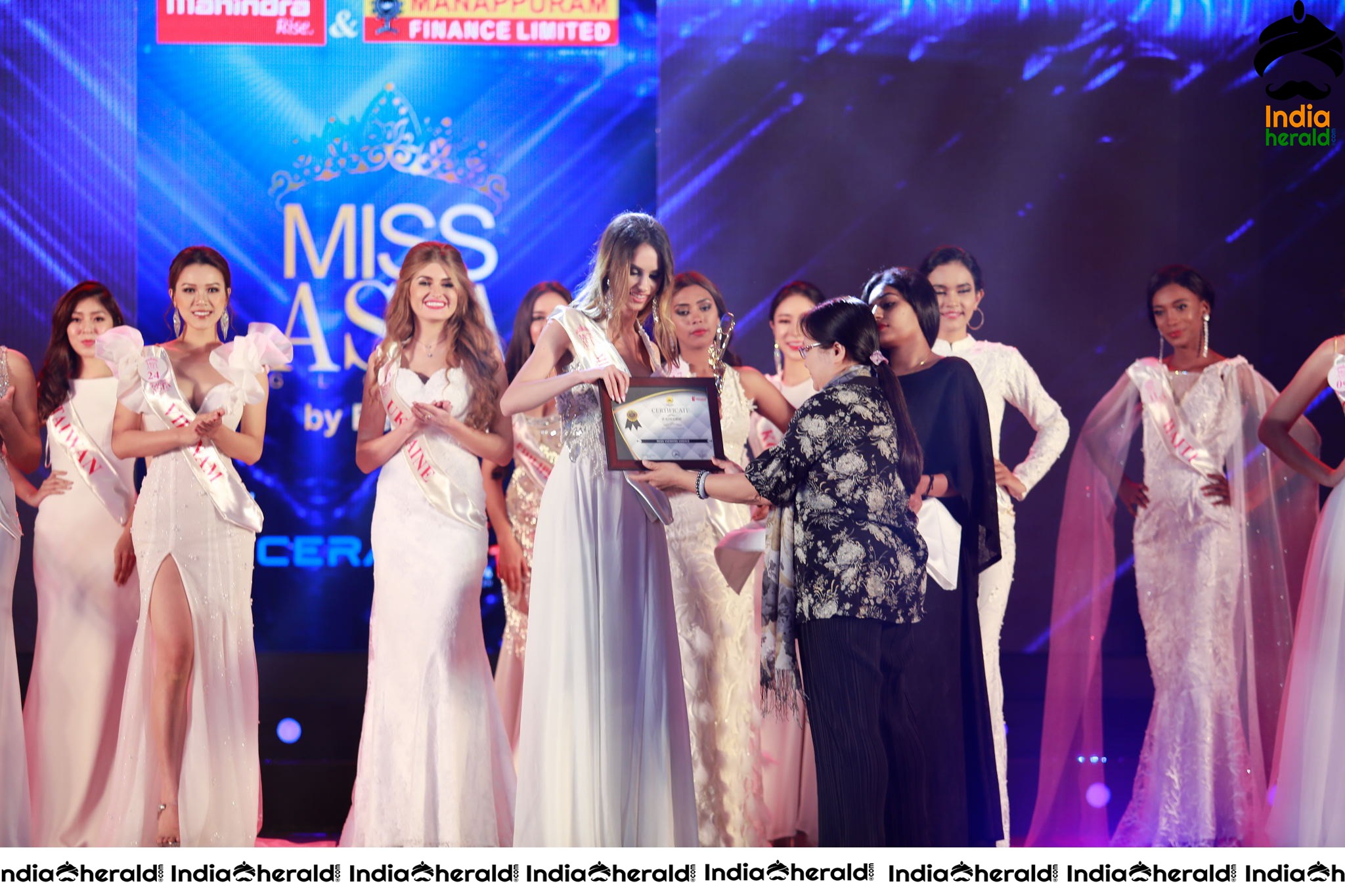 Mahindra And Manappuram Miss Asia Global 2019 Grand Final Fashion Show Set 1