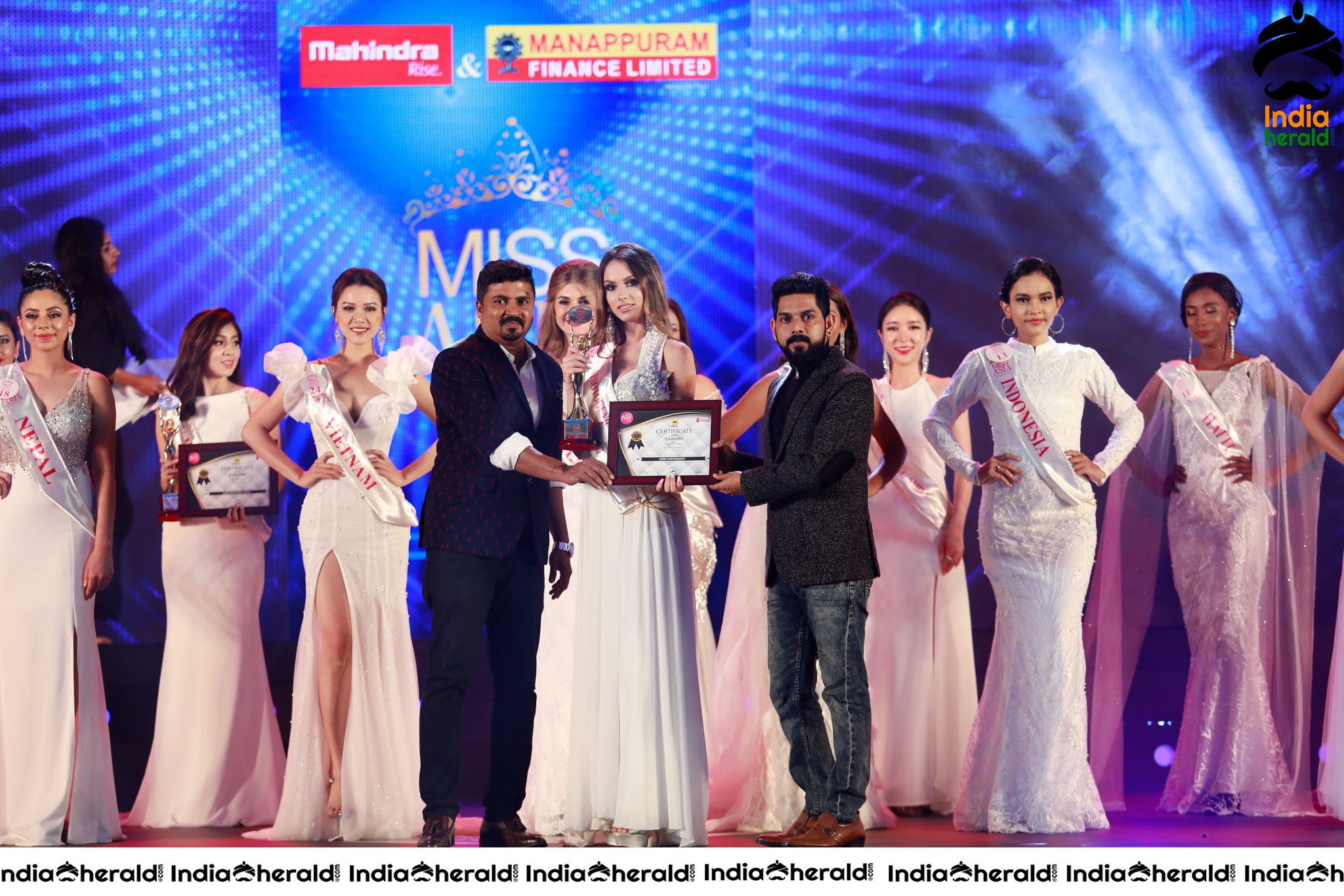 Mahindra And Manappuram Miss Asia Global 2019 Grand Final Fashion Show Set 2