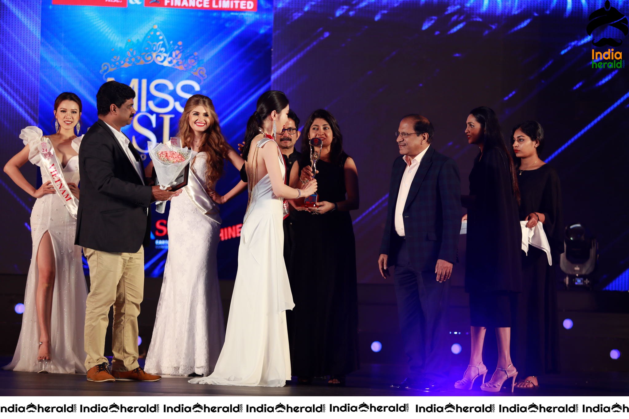 Mahindra And Manappuram Miss Asia Global 2019 Grand Final Fashion Show Set 3