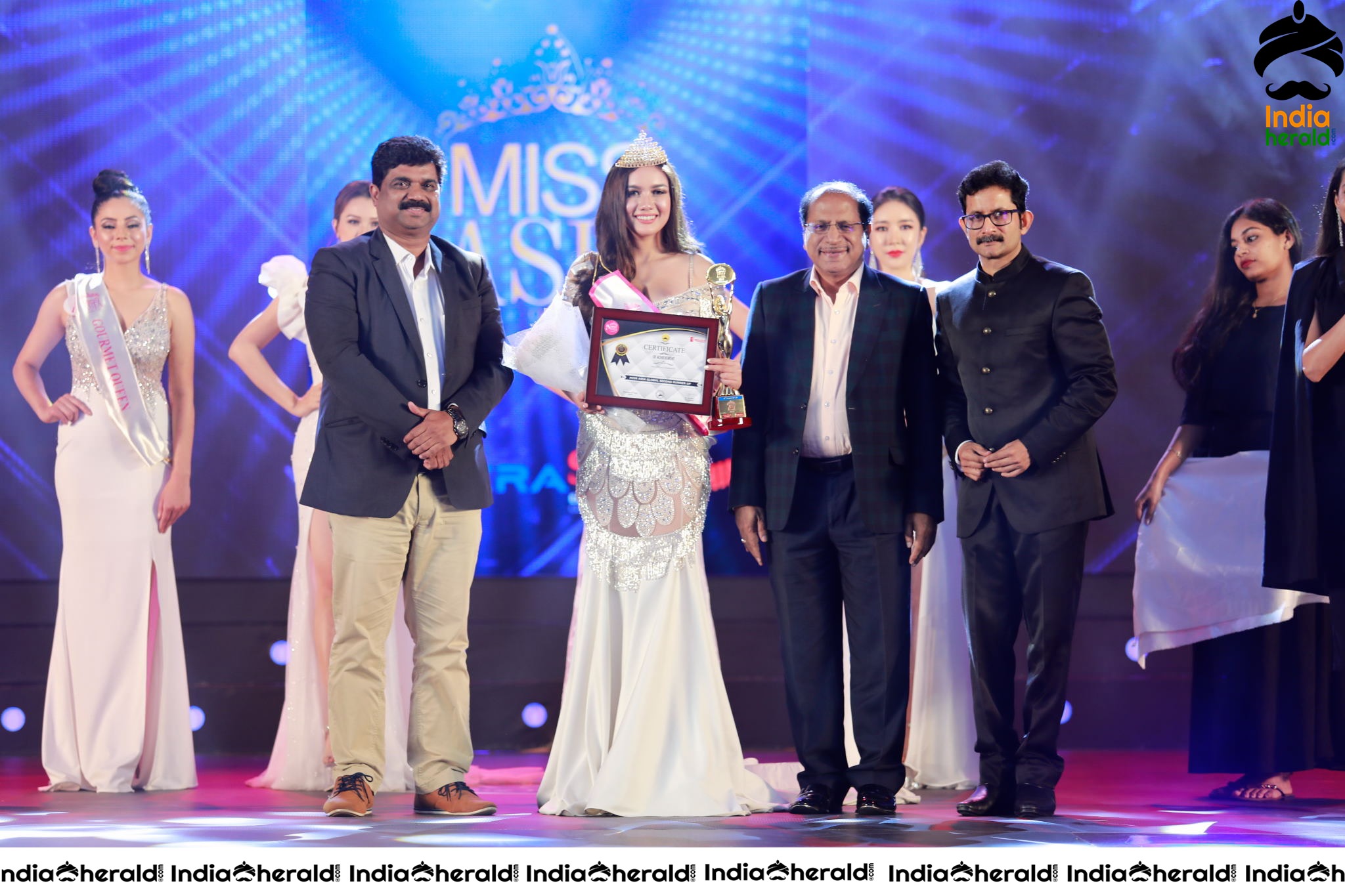 Mahindra And Manappuram Miss Asia Global 2019 Grand Final Fashion Show Set 3