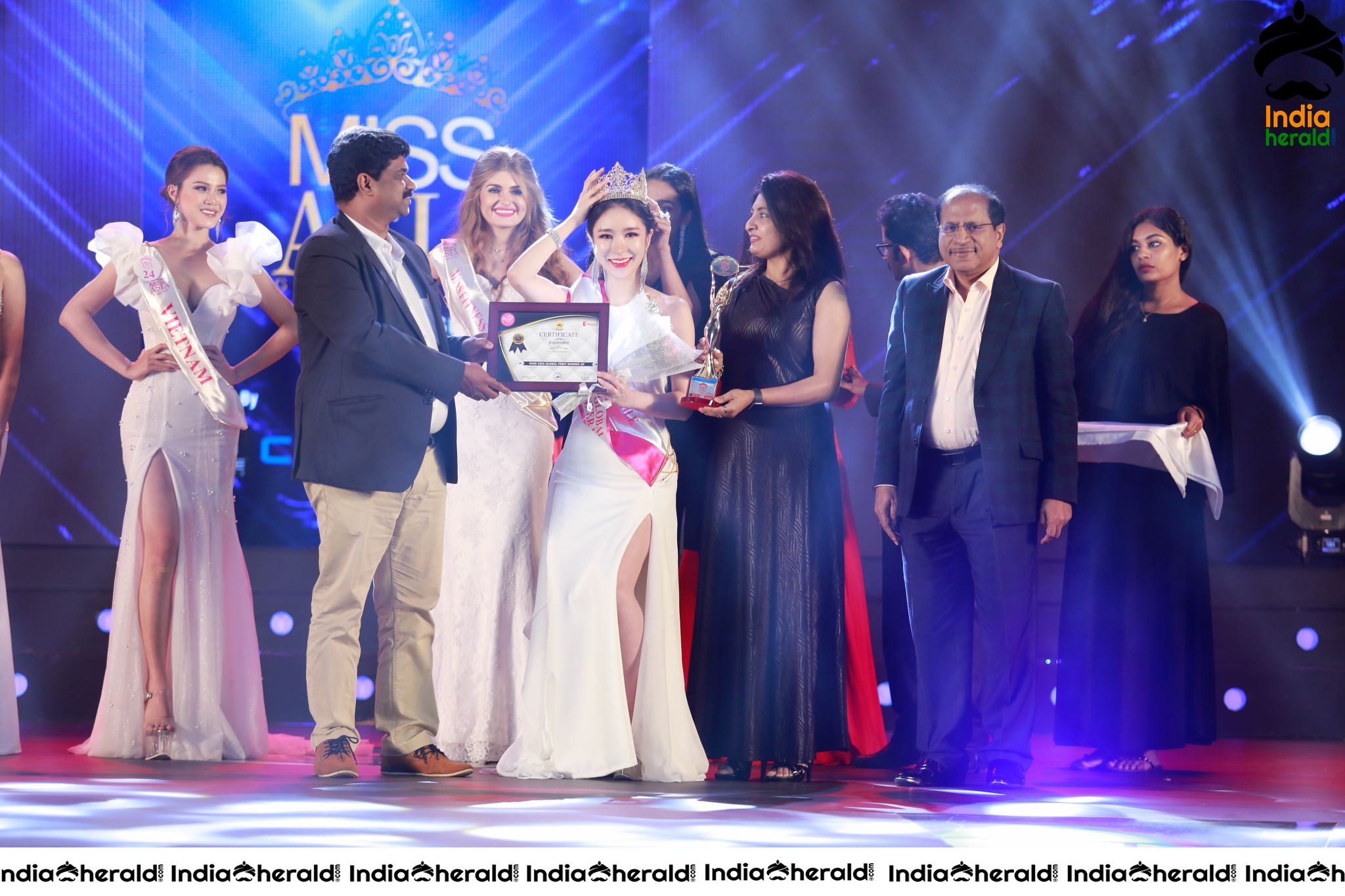 Mahindra And Manappuram Miss Asia Global 2019 Grand Final Fashion Show Set 3