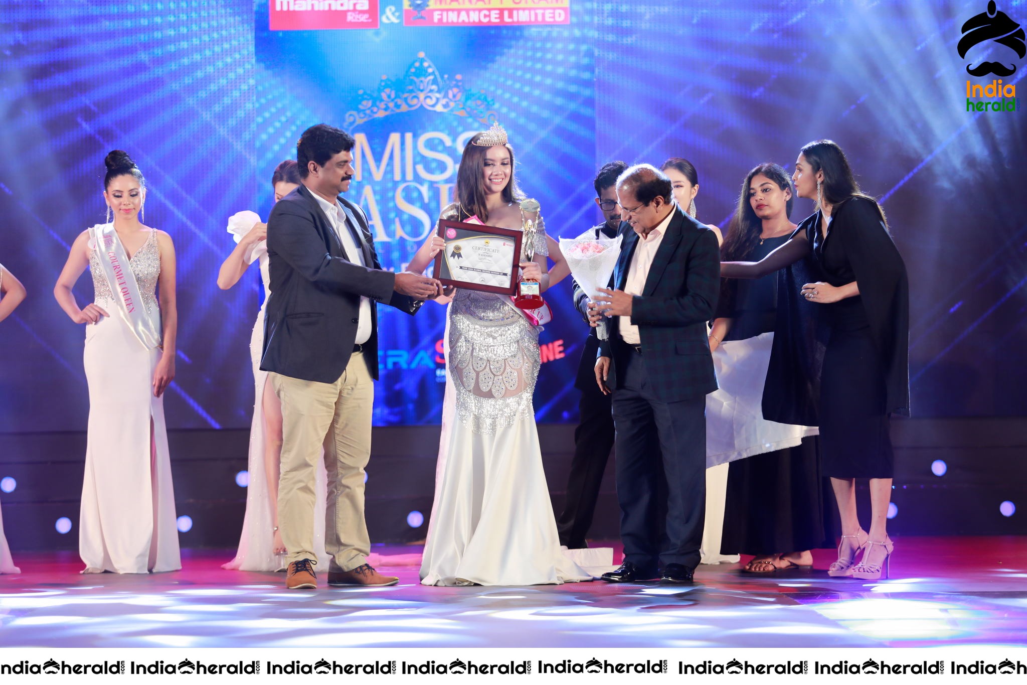 Mahindra And Manappuram Miss Asia Global 2019 Grand Final Fashion Show Set 3