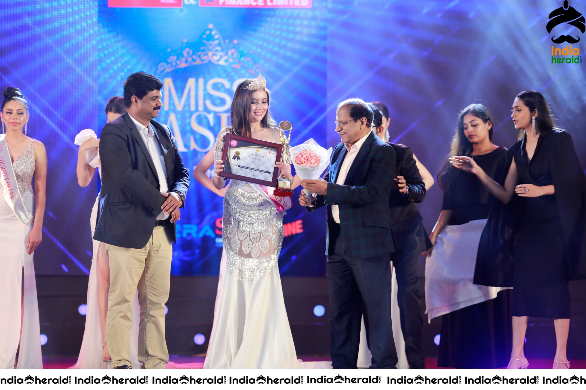 Mahindra And Manappuram Miss Asia Global 2019 Grand Final Fashion Show Set 3