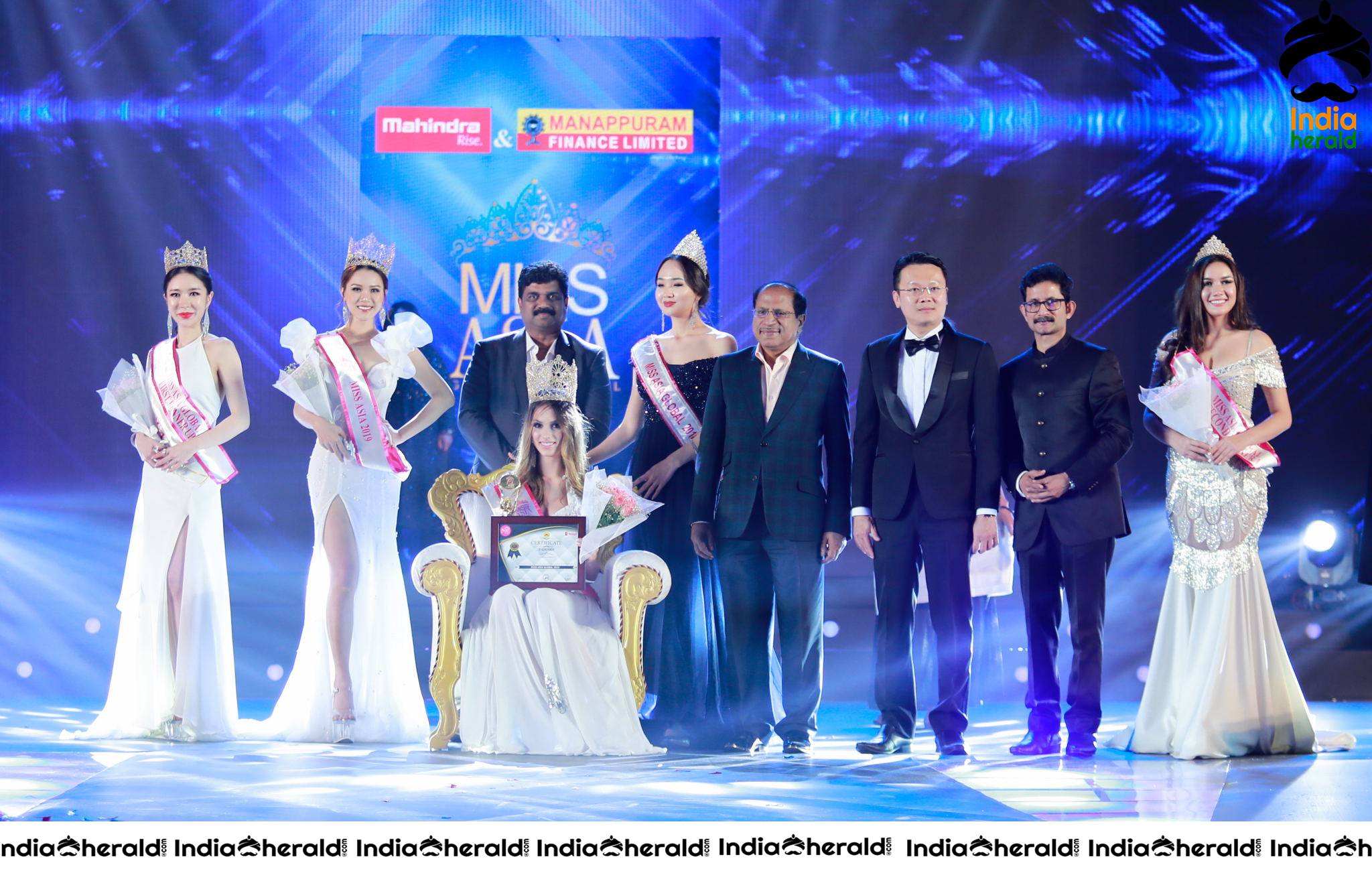 Mahindra And Manappuram Miss Asia Global 2019 Grand Final Fashion Show Set 4