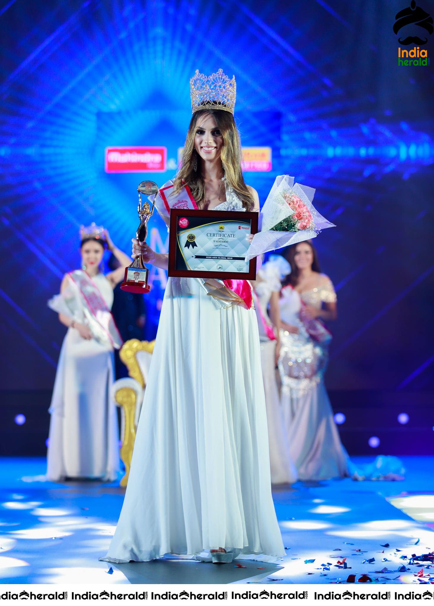 Mahindra And Manappuram Miss Asia Global 2019 Grand Final Fashion Show Set 4