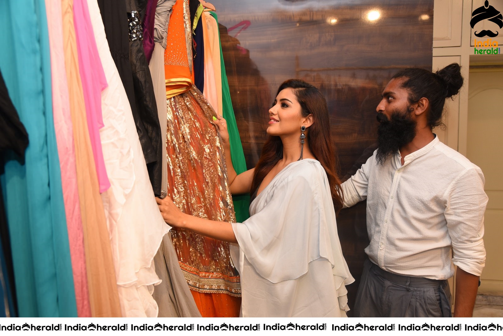 Malvika Sharma Does the First Shopping and Purchases Skimpy Clothes Set 2