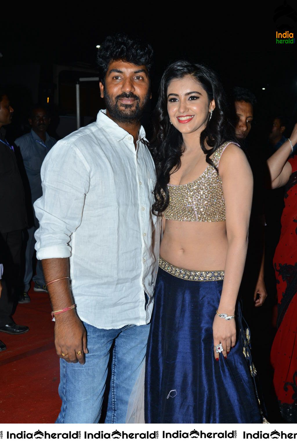 Malvika Sharma Hot with Ravi Teja during NelaTicket Throwback Event Photos Set 5