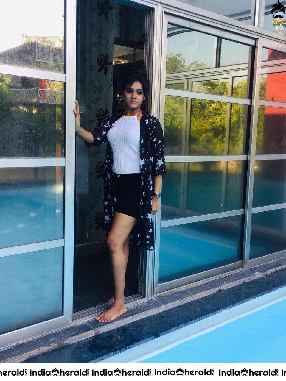 Model cum TV Actress Sahana Photos Set 1