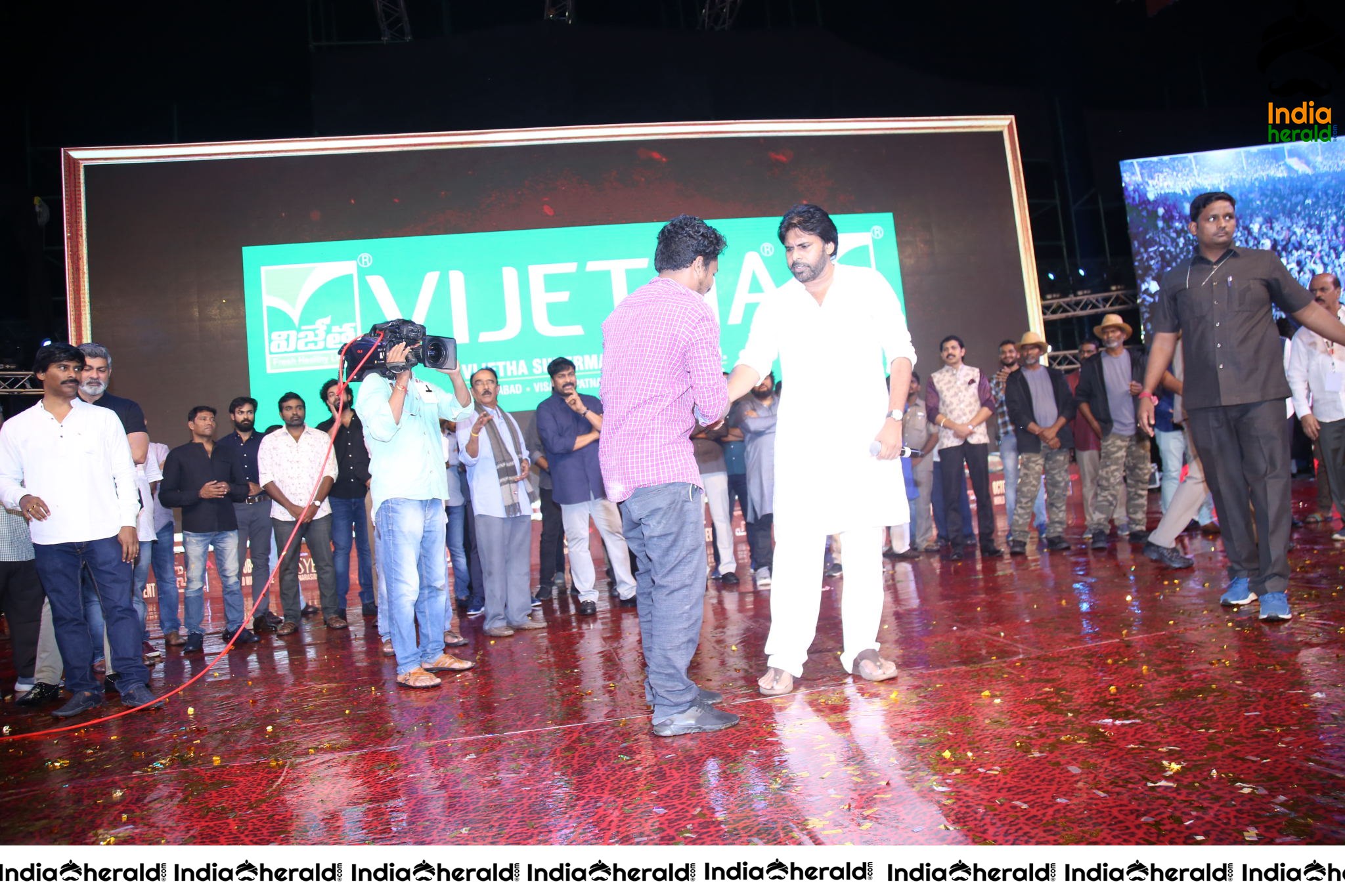 More Grandeur Photos from Sye Raa Pre Release Event Set 14