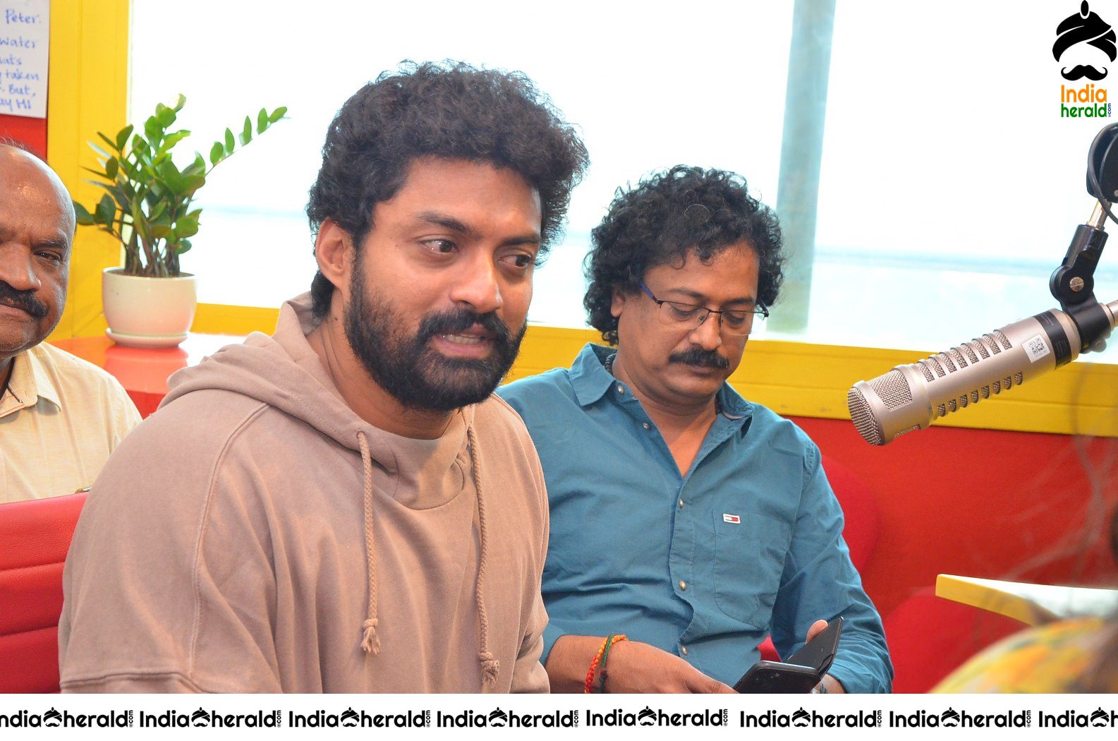 More Photos of Entha Manchivadavura Team at Radio Mirchi Hyderabad Set 1
