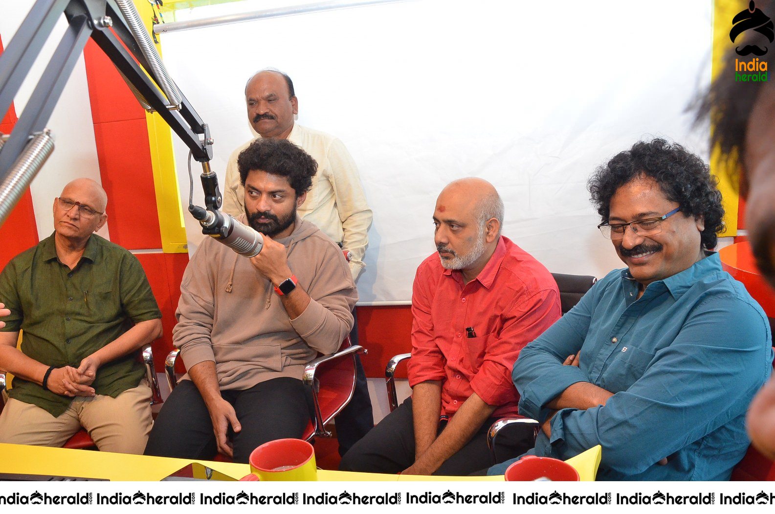 More Photos of Entha Manchivadavura Team at Radio Mirchi Hyderabad Set 1