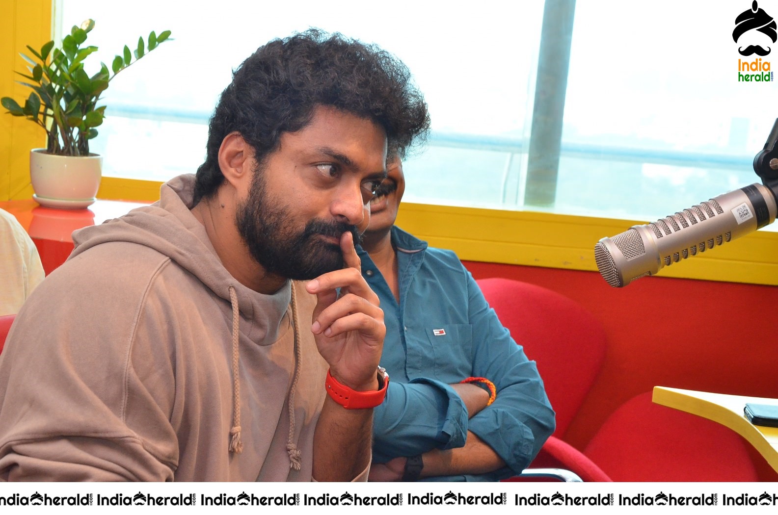 More Photos of Entha Manchivadavura Team at Radio Mirchi Hyderabad Set 1