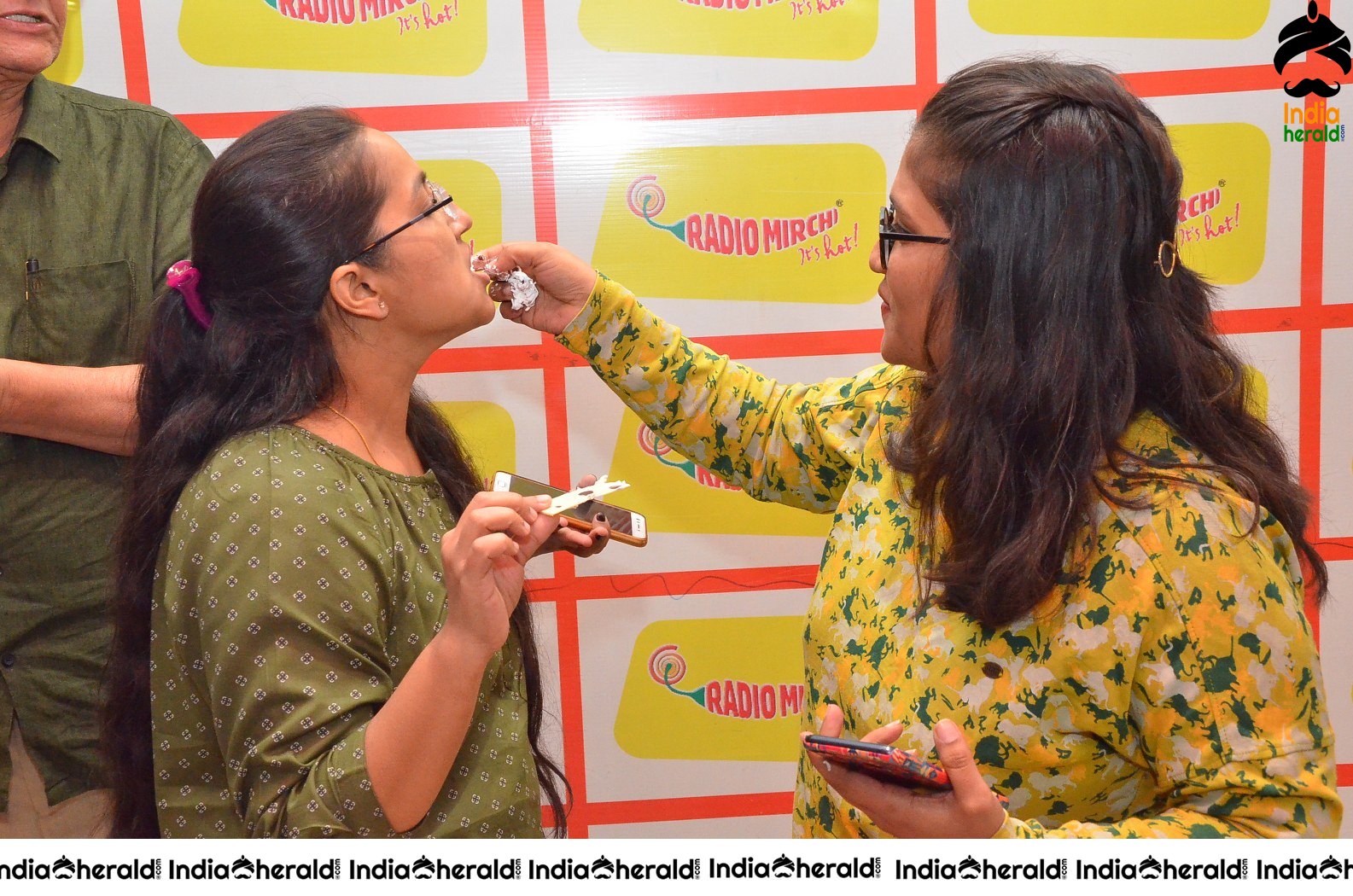 More Photos of Entha Manchivadavura Team at Radio Mirchi Hyderabad Set 2