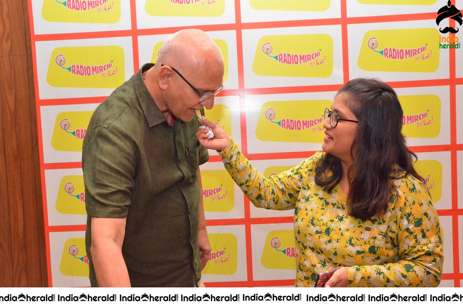 More Photos of Entha Manchivadavura Team at Radio Mirchi Hyderabad Set 2