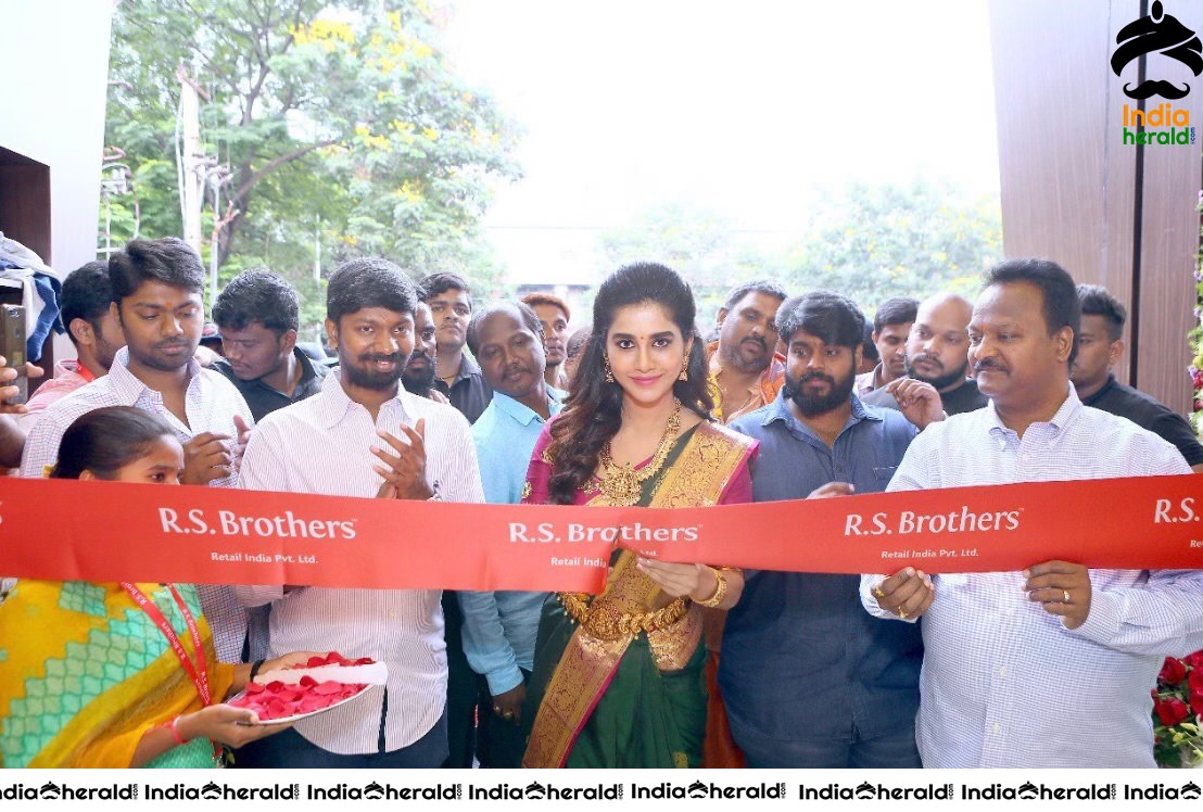 Nabha Natesh inaugurates New RS Brothers Show room in hyderabad